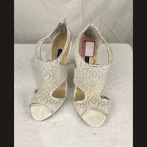 Caparros women's open toe white heels size 9.5